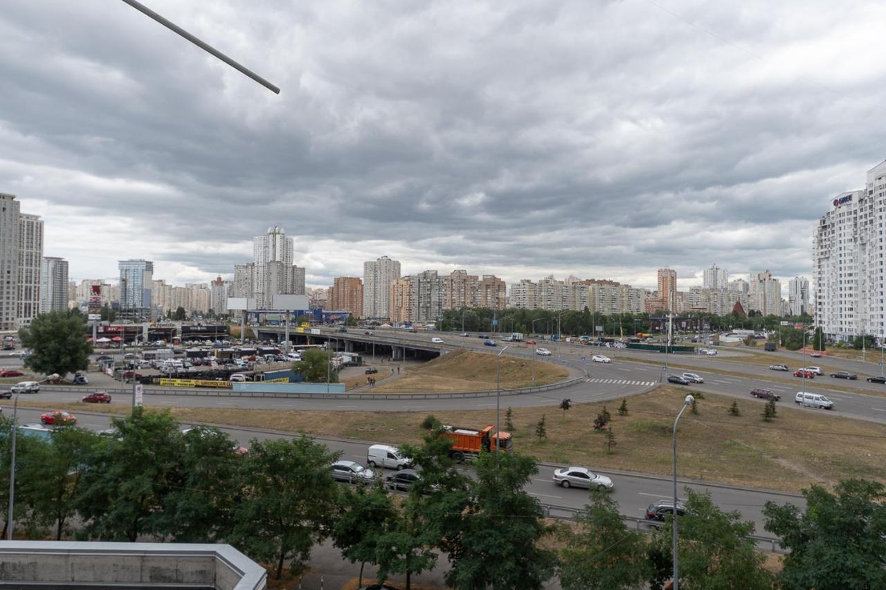 Комфортная Квартира На Метро Осокорки Kyiv Exterior photo
